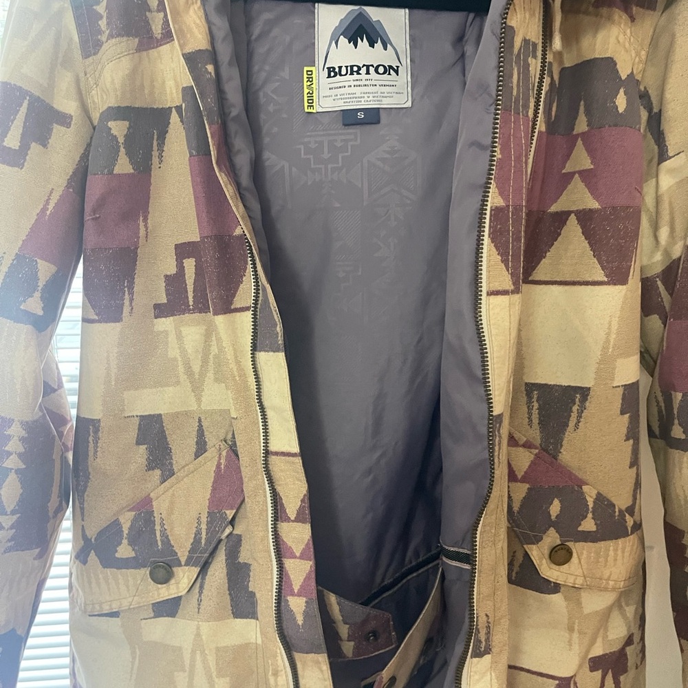 Burton Beige and Purple Geometric Ski Jacket with Fur Hood - Picture 4 of 7